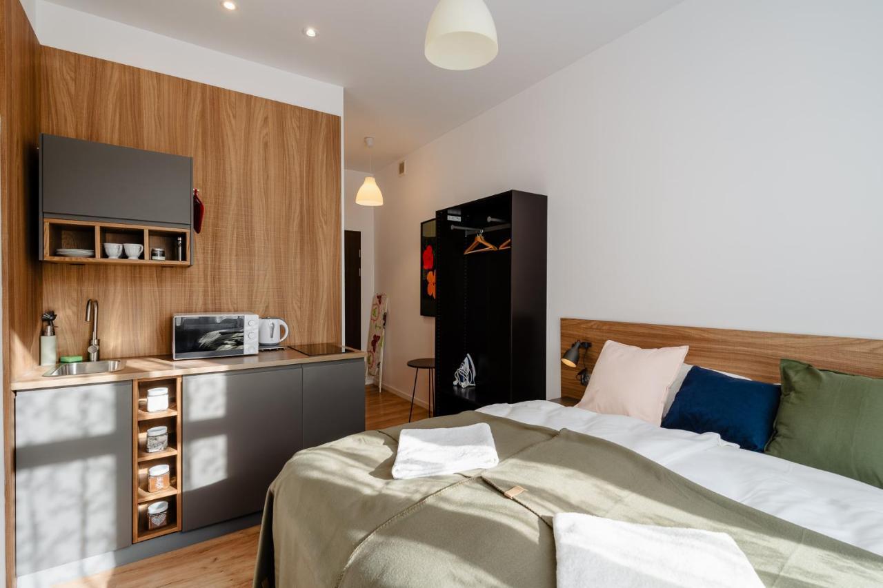 Elegant Very Berry Studios In Poznan Center By Noclegi Renters Exterior foto